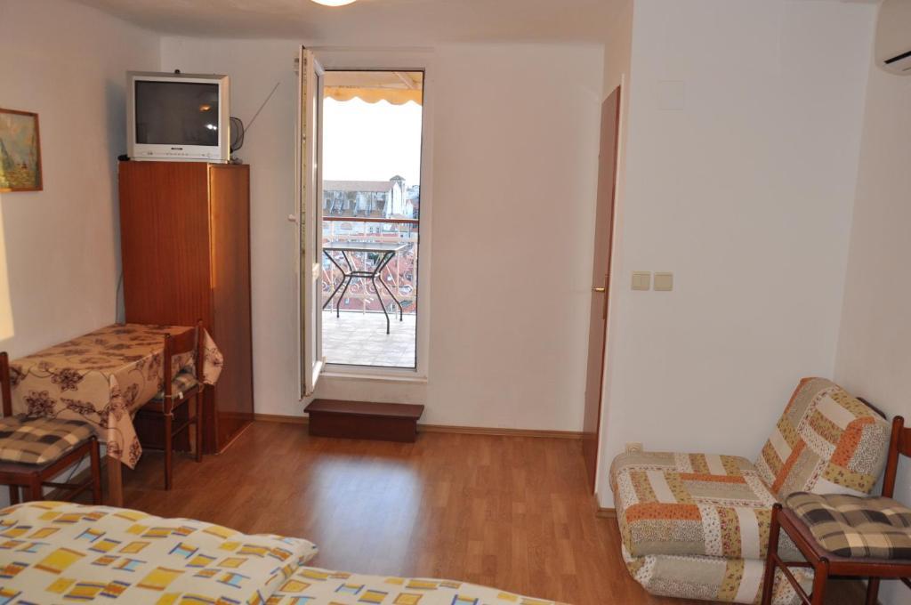 Apartment Lucic *